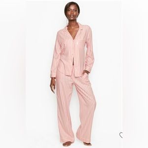 VICTORIA’S SECRET FLANNEL SHIMMER PAJAMAS SET LARGE